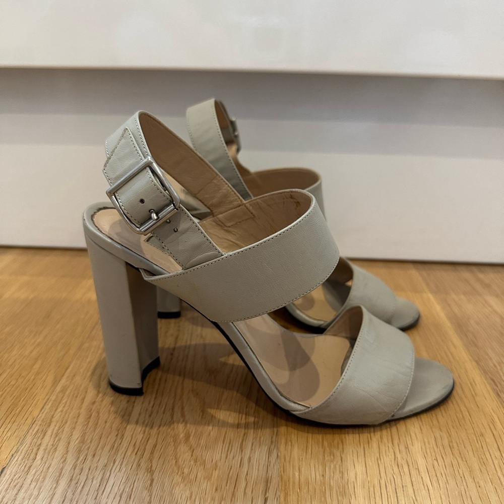 Manolo Blahnik Khan Sandal in Grey Leather
